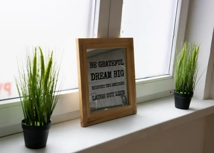 West Side Roses Apartment *